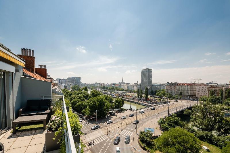 Skyflats Vienna Ring View image