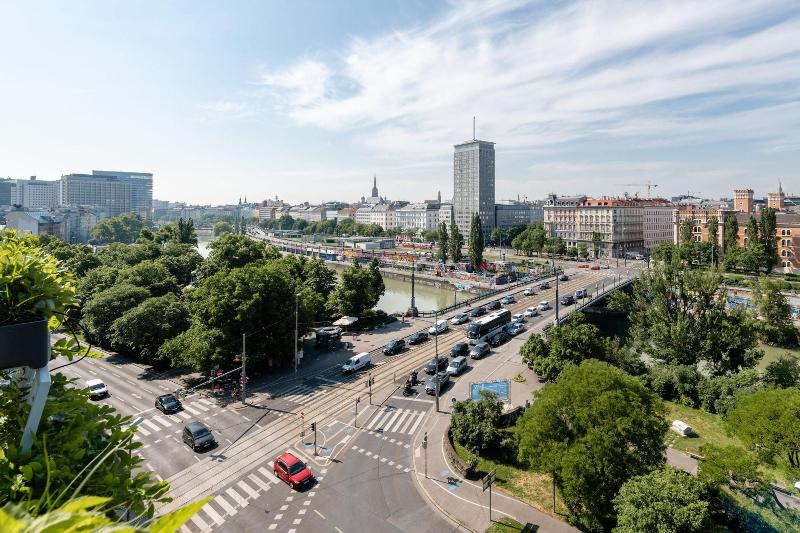 Skyflats Vienna Ring View image