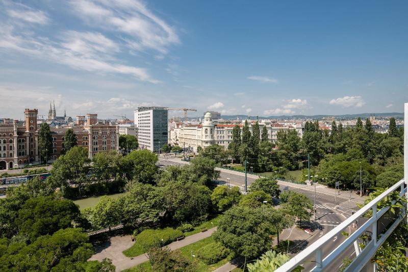 Skyflats Vienna Ring View image