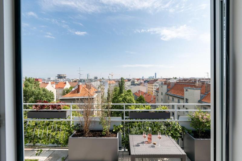 Skyflats Vienna Ring View image