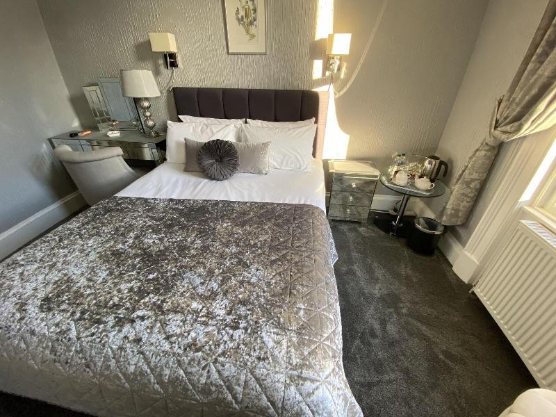 Ashburn House De Luxe B&B image