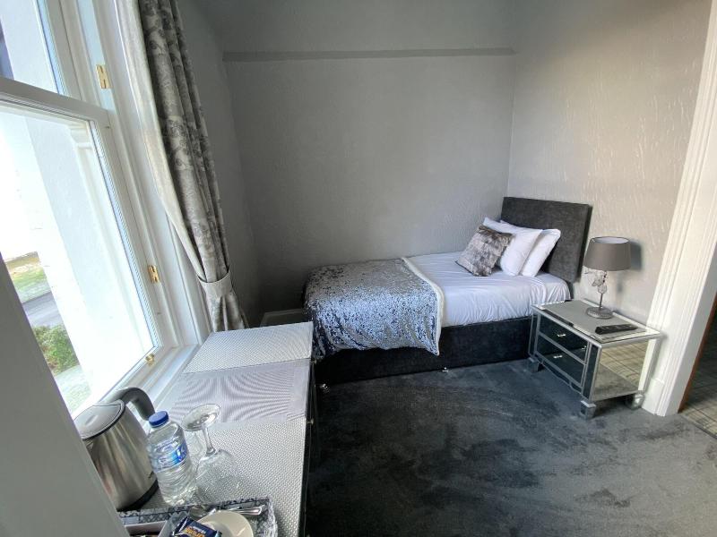 Ashburn House De Luxe B&B image