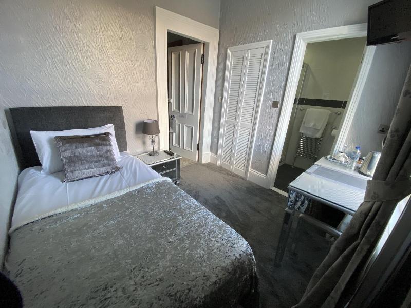 Ashburn House De Luxe B&B image