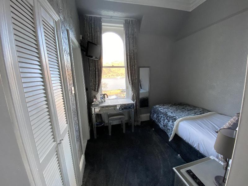 Ashburn House De Luxe B&B image