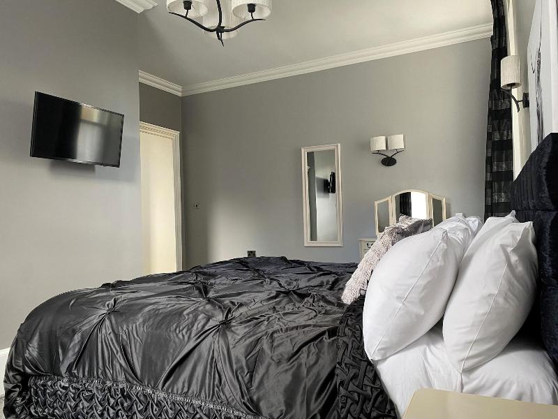 Ashburn House De Luxe B&B image