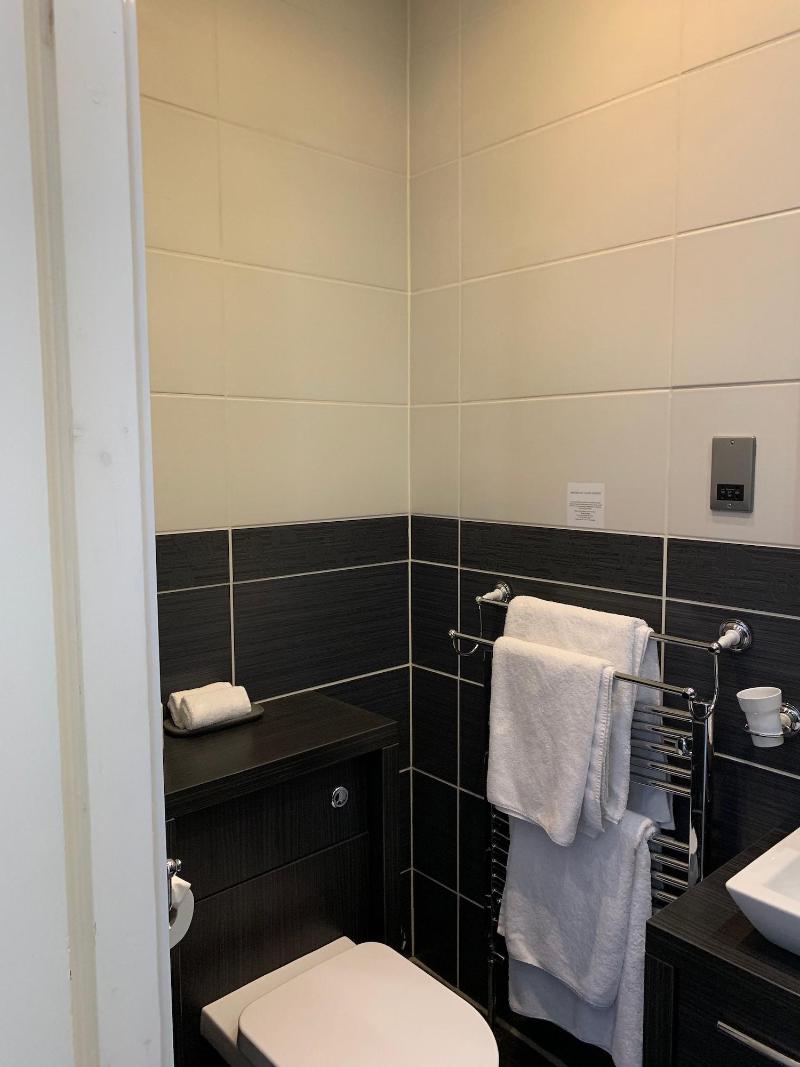 Ashburn House De Luxe B&B image