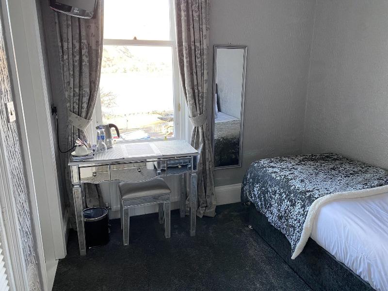 Ashburn House De Luxe B&B image