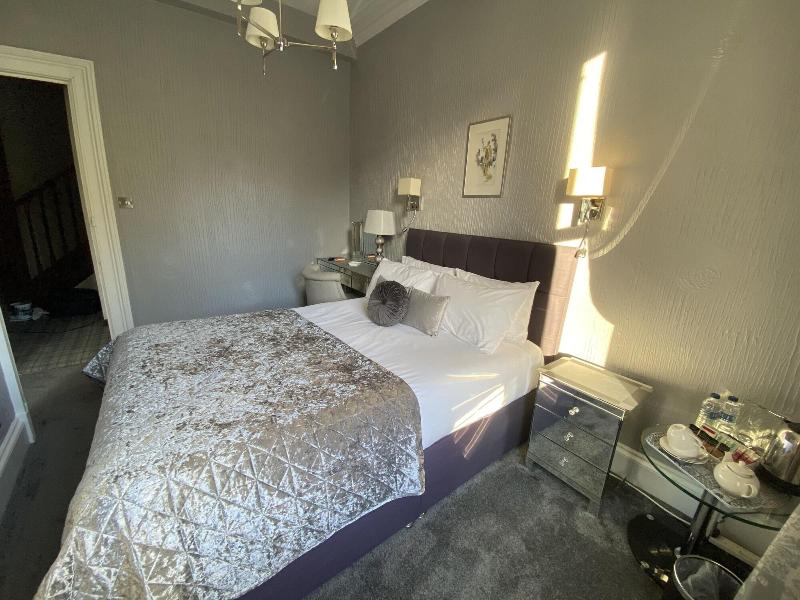 Ashburn House De Luxe B&B image