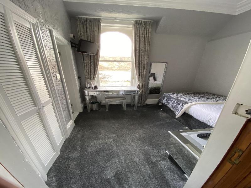 Ashburn House De Luxe B&B image