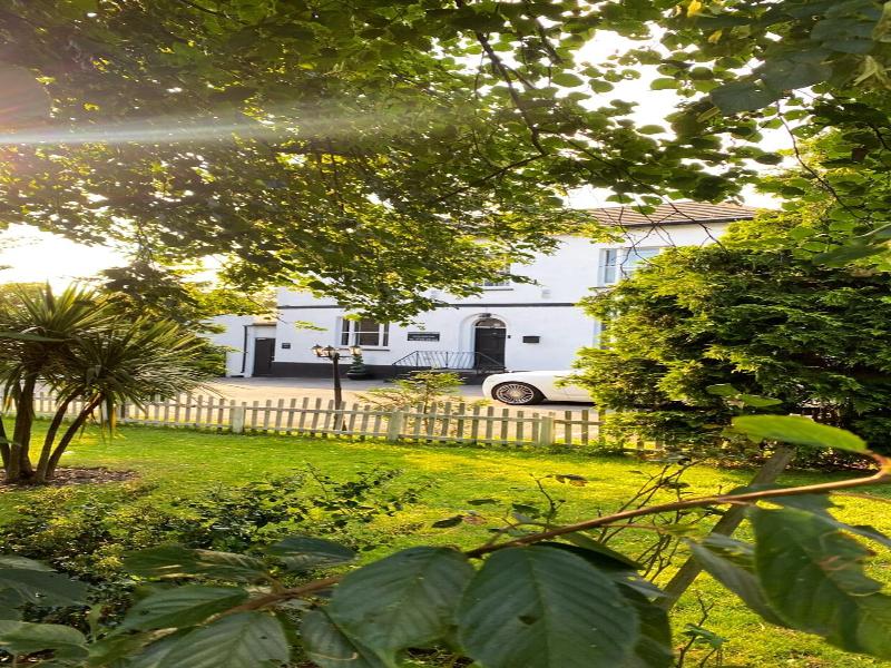 Stifford clays farm hotel image