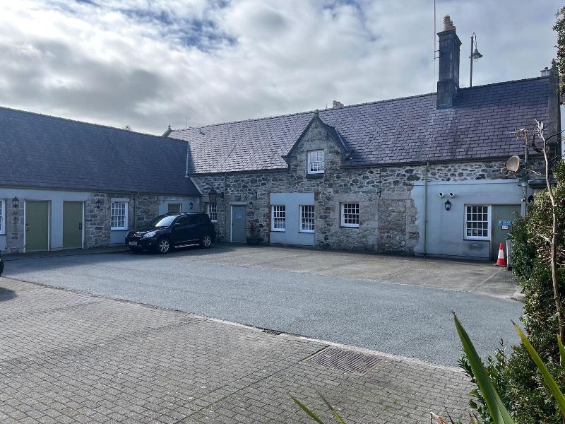 Bull Hotel image