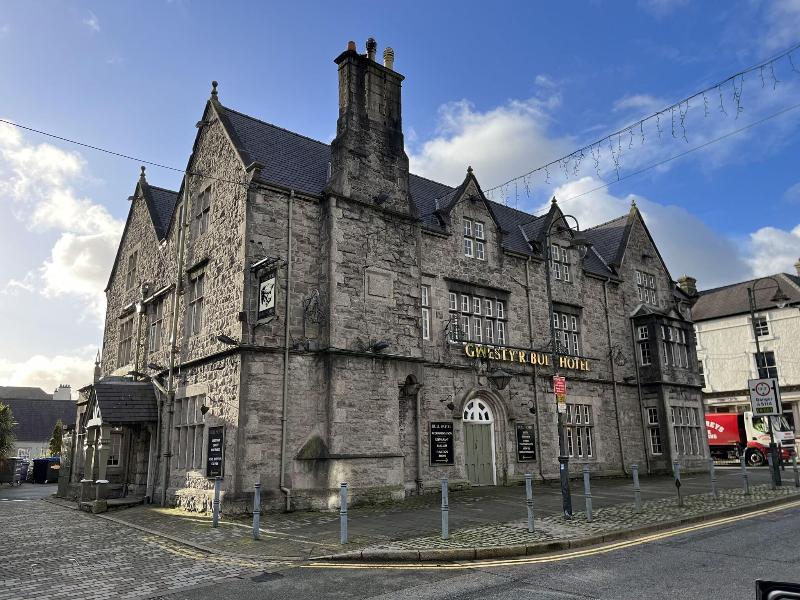 Bull Hotel image