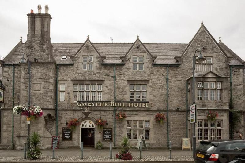 Bull Hotel image