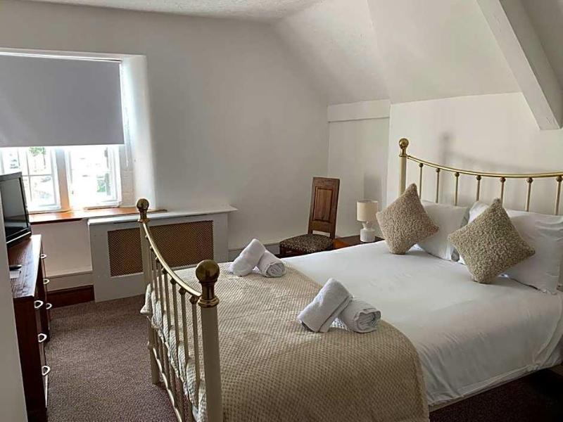 Bull Hotel image