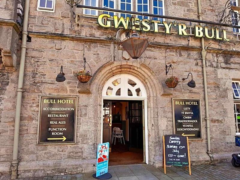 Bull Hotel image