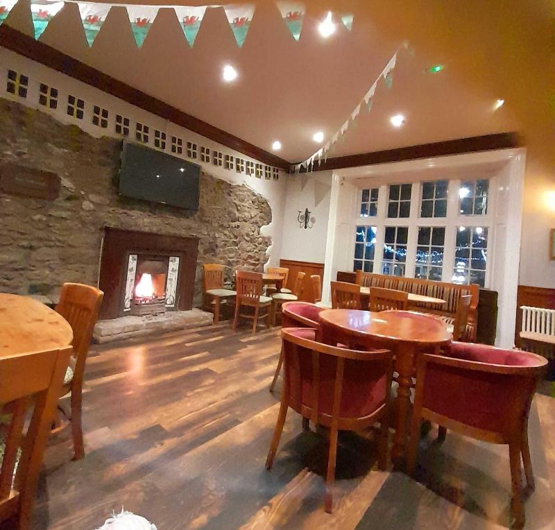 Bull Hotel image