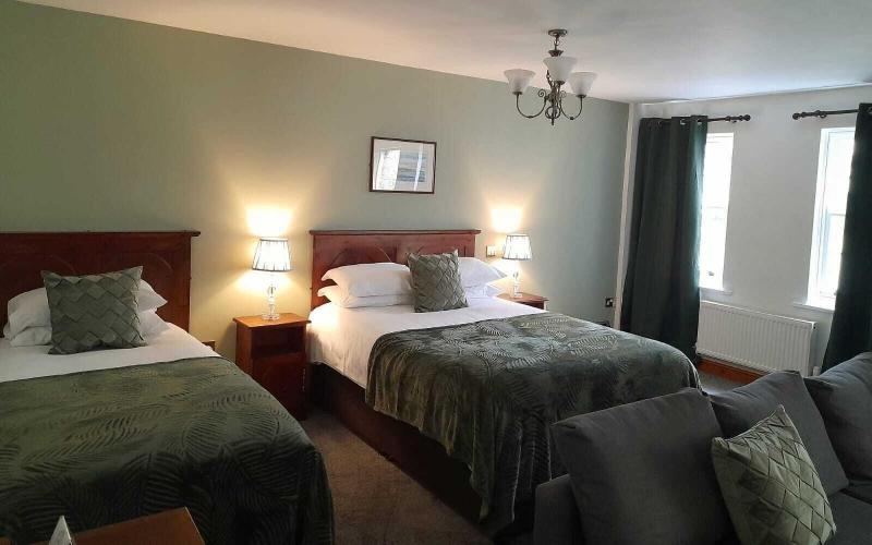Bull Hotel image