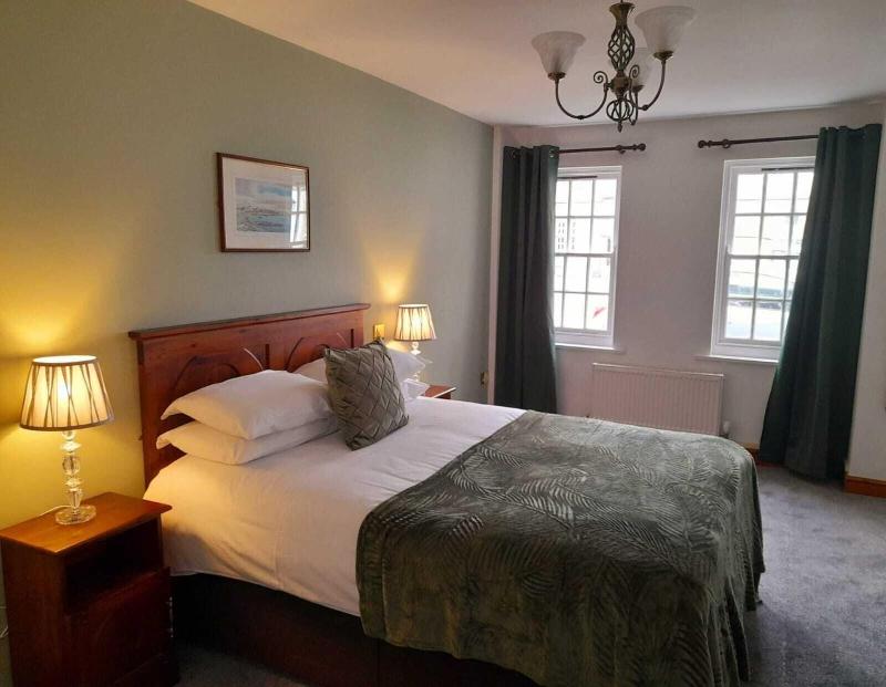 Bull Hotel image