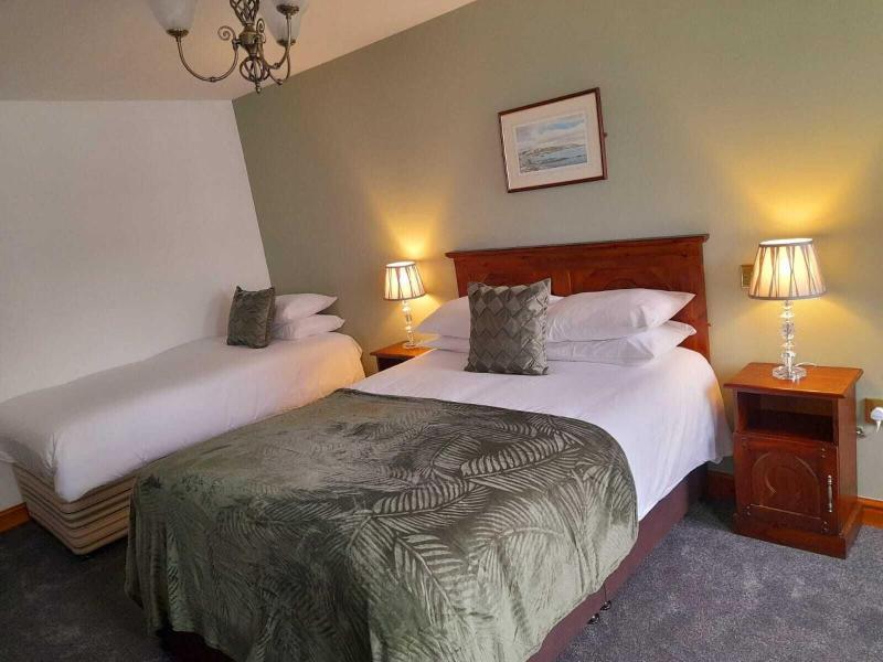 Bull Hotel image