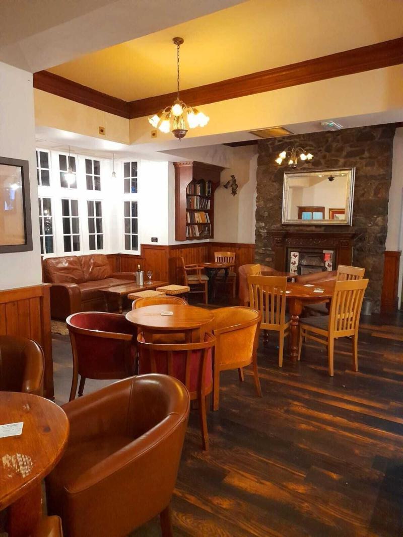 Bull Hotel image
