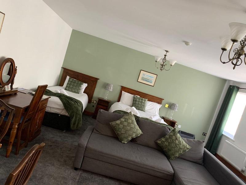 Bull Hotel image