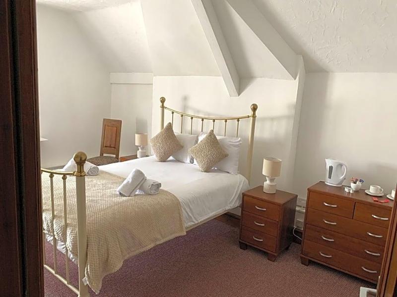 Bull Hotel image