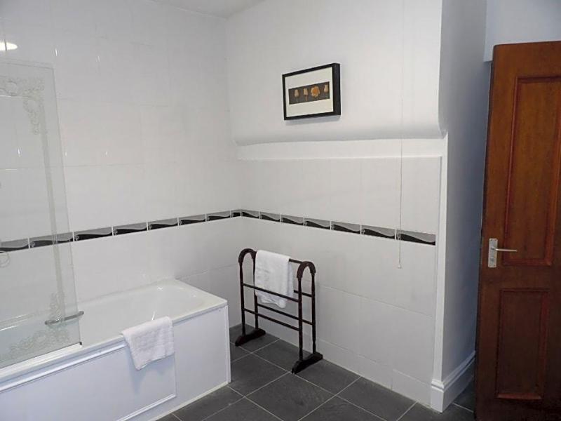 Bull Hotel image