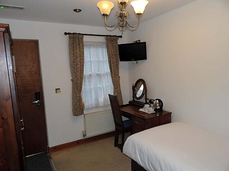 Bull Hotel image