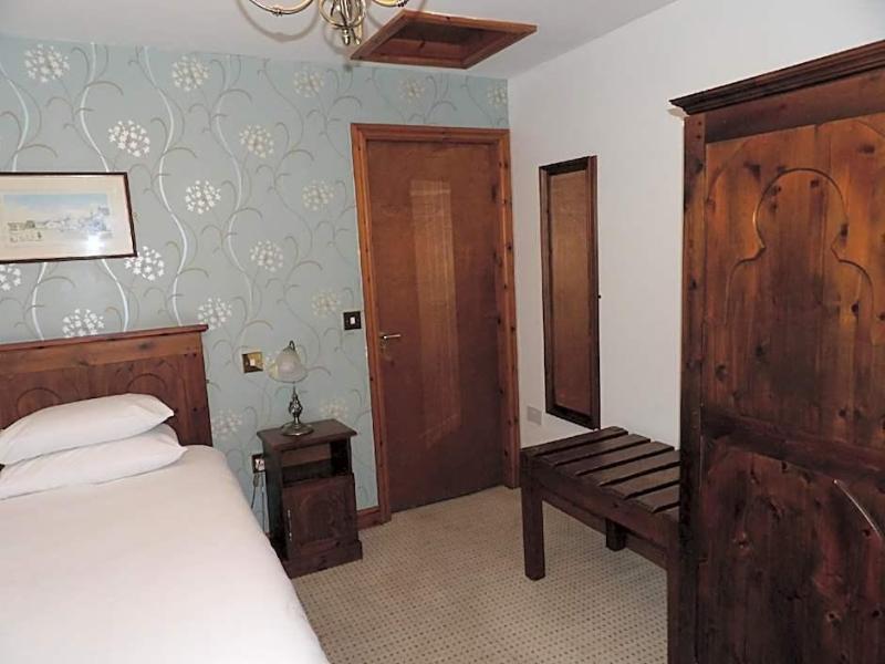 Bull Hotel image