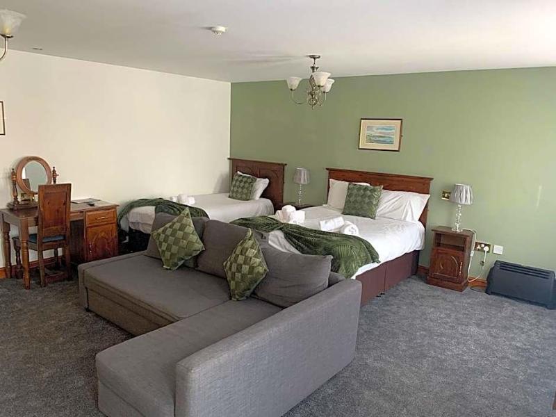 Bull Hotel image