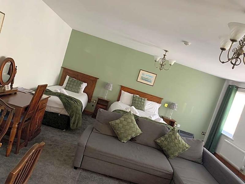 Bull Hotel image