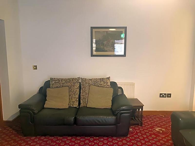 Bull Hotel image