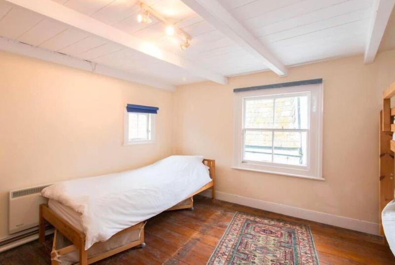 Jacobs Cottage image