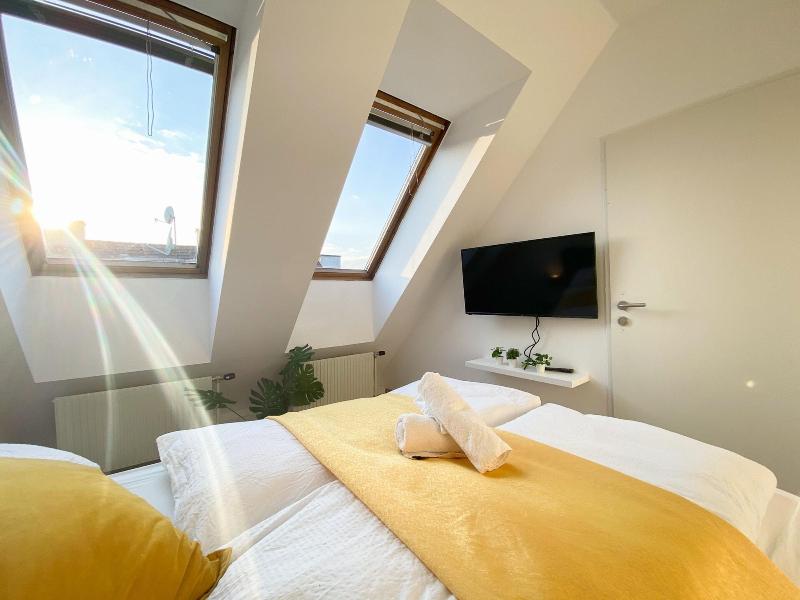 Modern Hotel Hauptbahnhof image