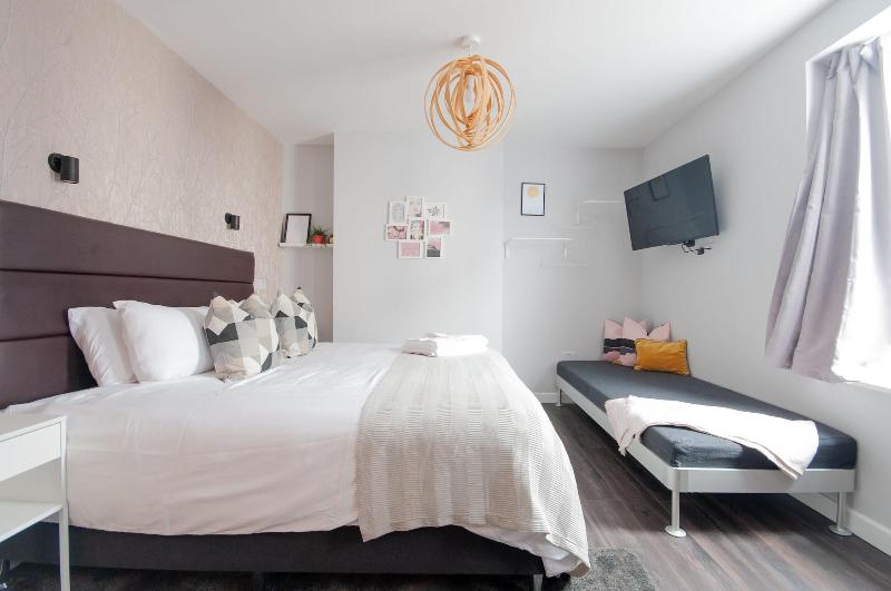 Design Suites Lytham image