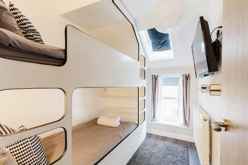 Design Suites Lytham image