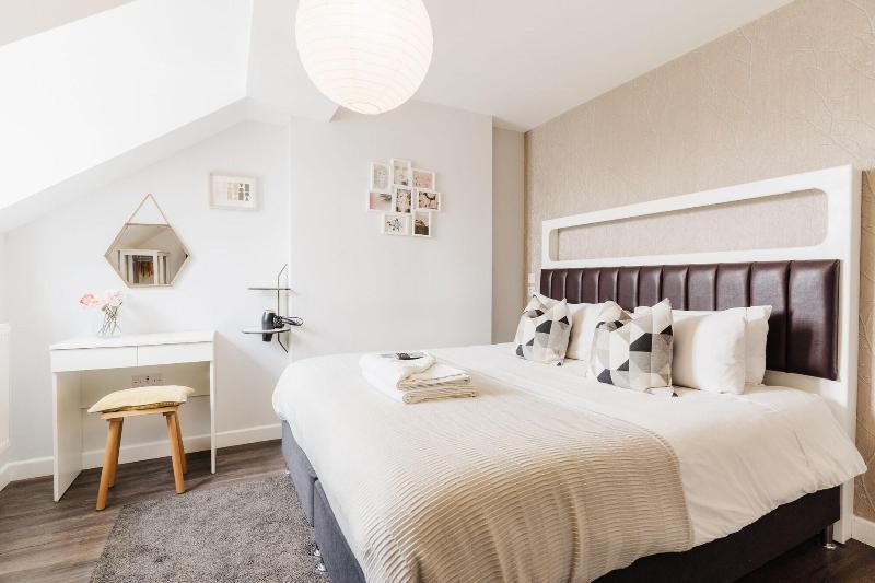 Design Suites Lytham image