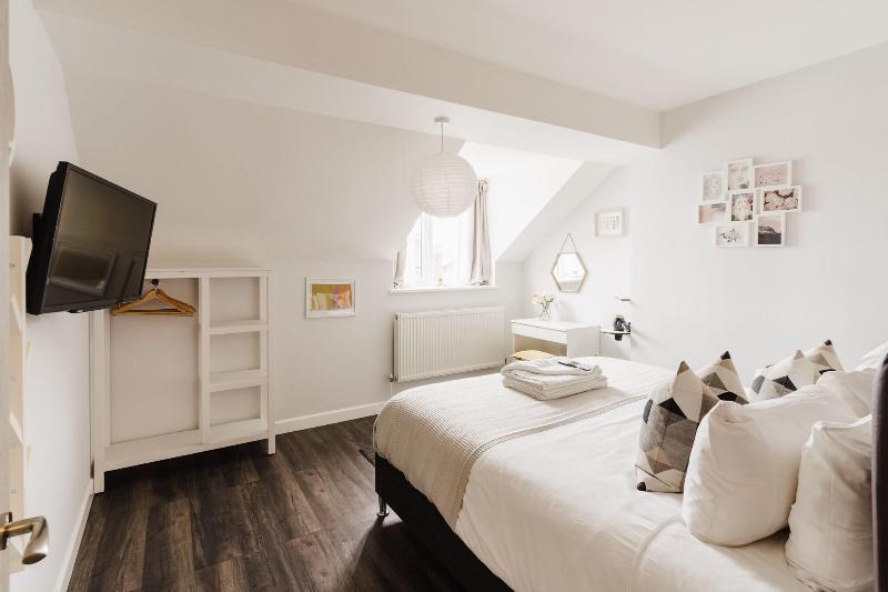 Design Suites Lytham image
