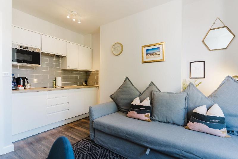 Design Suites Lytham image