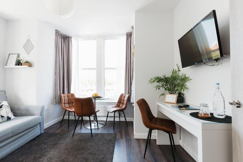 Design Suites Lytham image