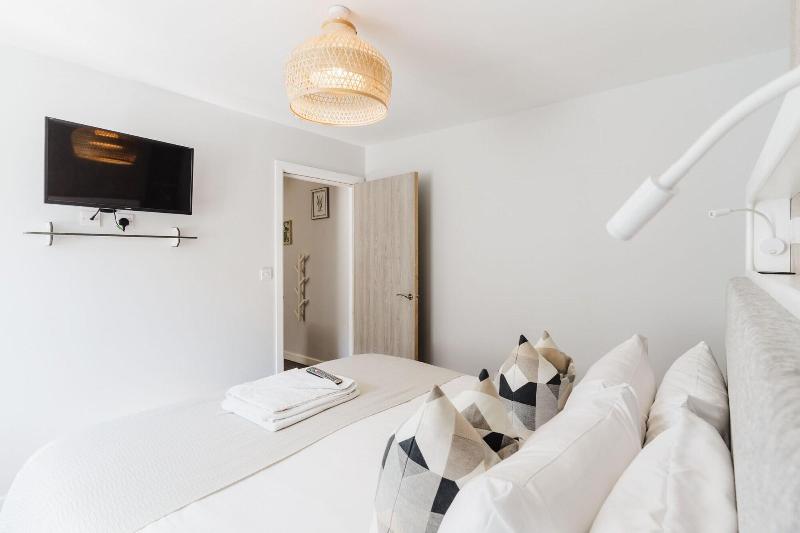 Design Suites Lytham image