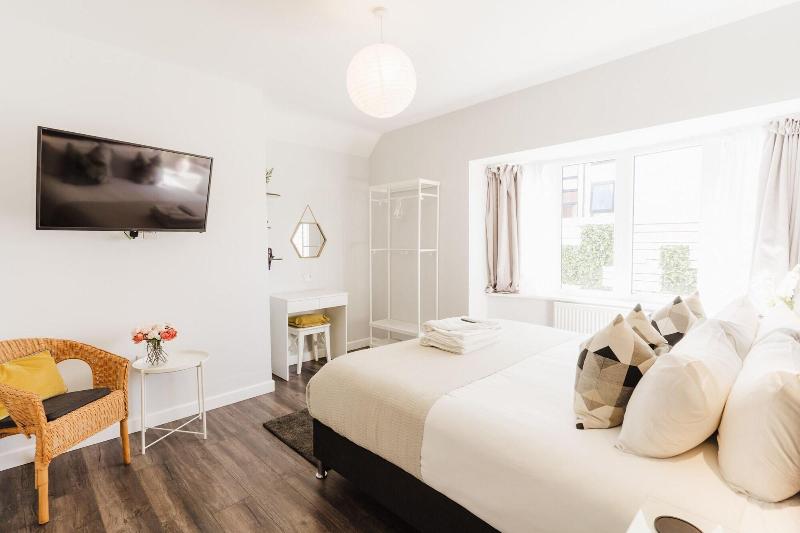 Design Suites Lytham image