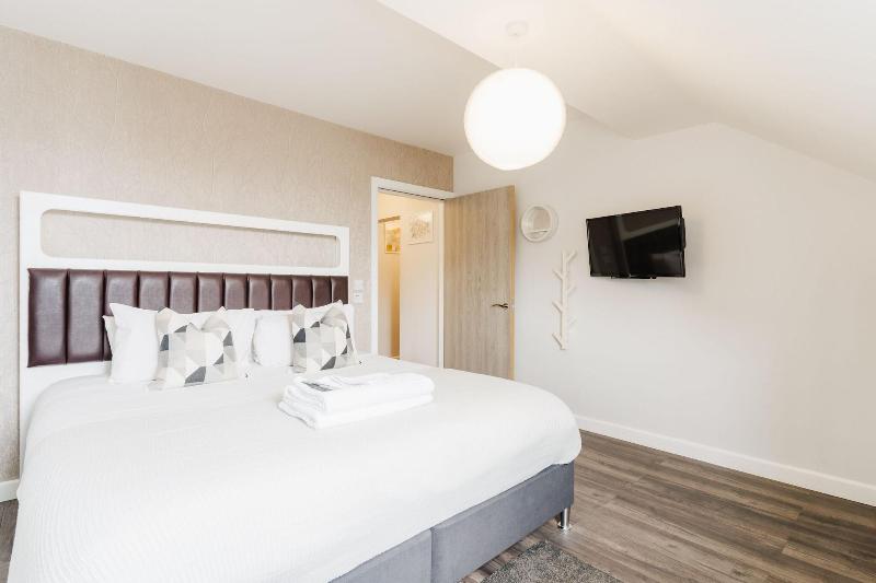 Design Suites Lytham image