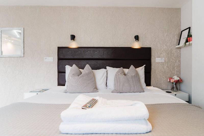 Design Suites Lytham image