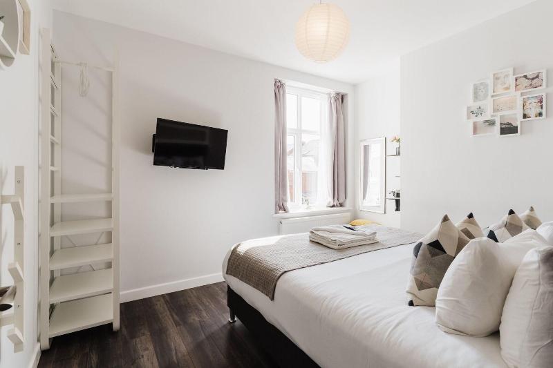 Design Suites Lytham image