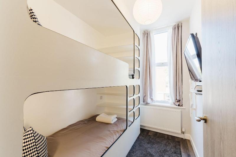 Design Suites Lytham image