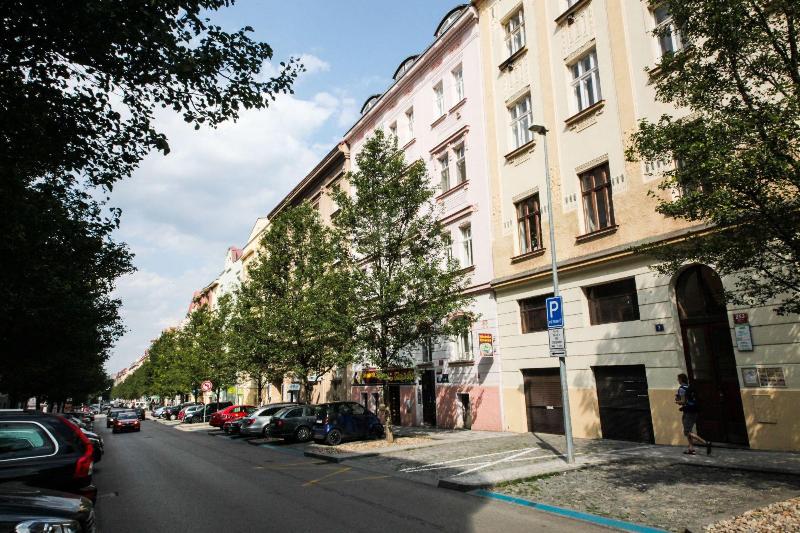 City Castle Aparthotel image