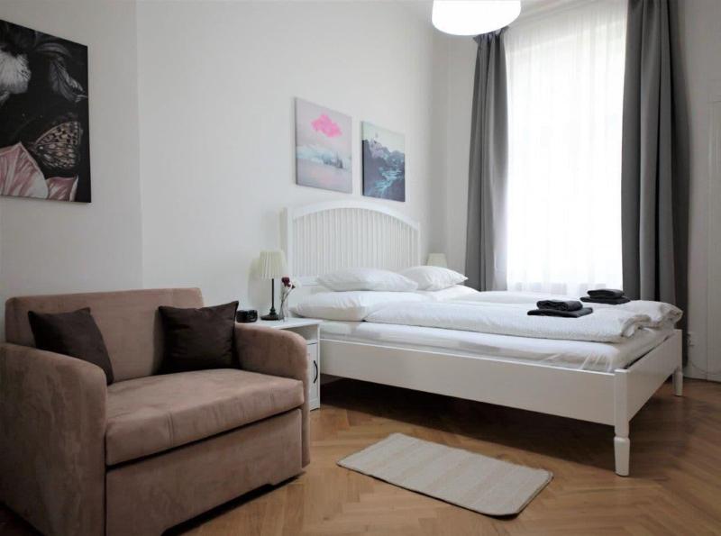 City Castle Aparthotel image