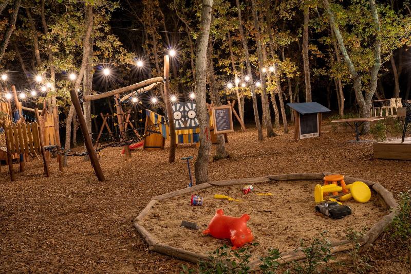 Utopia Forest image