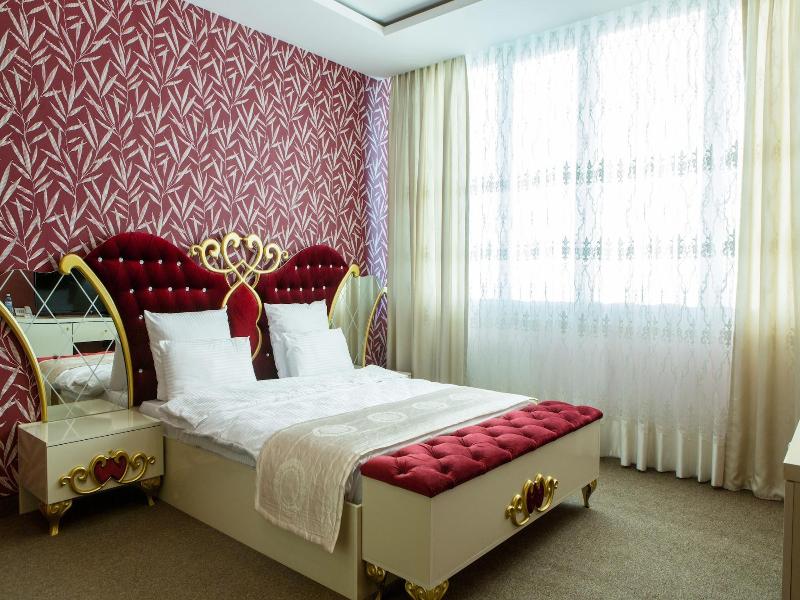 Raymond Hotel image